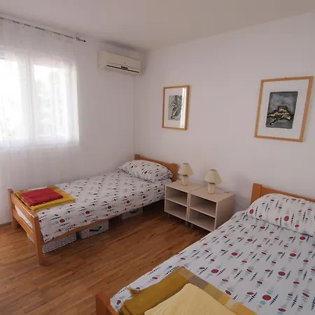 Najada Apartman * Murter
